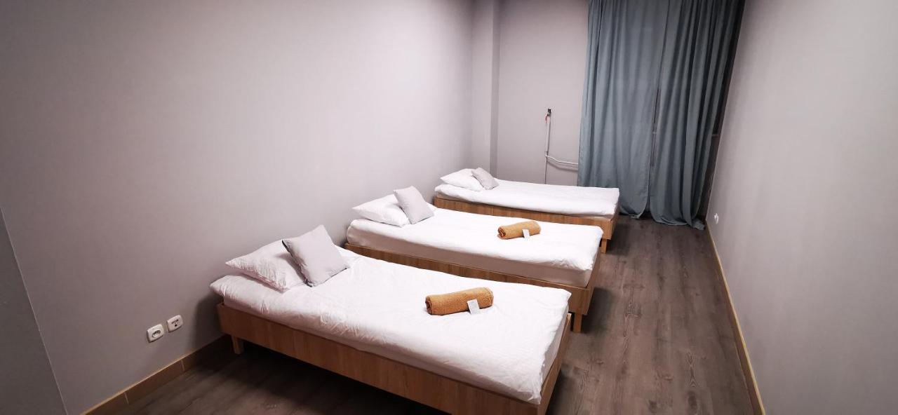 Hostel Powstaniec Wola - Private Rooms Warszawa Eksteriør bilde